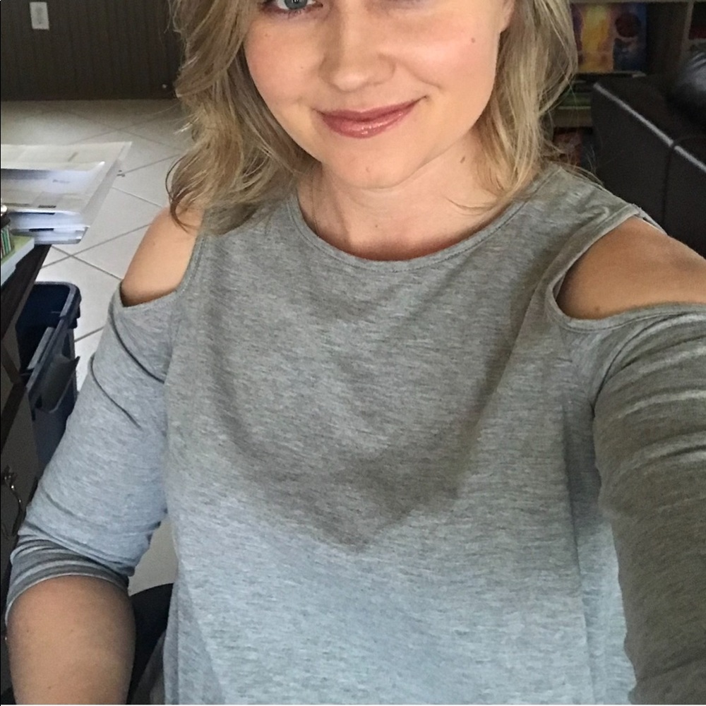 Open Shoulder Top - Picture 2 of 5